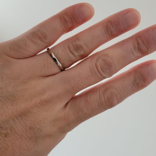 【銀座ダイヤモンドシライシの口コミ】 シンプルかつ低価格で大満足の品です。あまりこだわりがない方には大変お…