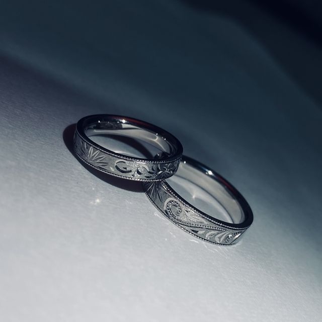 【TANZO.(鍛造指輪)の口コミ】 デザインや加工方法など自分達で決める事が出来るという事で、二人でこだ…