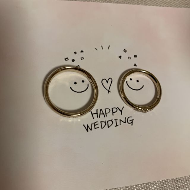 【AbHeri(アベリ)の口コミ】 シンプルながらも光に当たると非常に綺麗でとても気に入りました。特に妻…