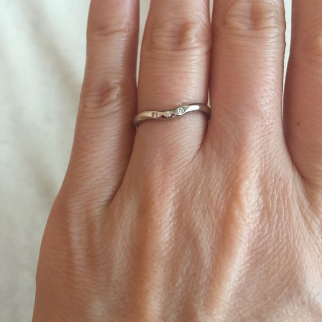 【ティファニー(Tiffany & Co.)の口コミ】 つけていて邪魔にならないこと。あとは、ティファニーは小さなダイヤでも…