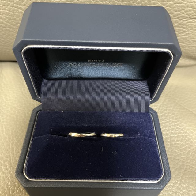 【銀座ダイヤモンドシライシの口コミ】 シンプルだけどねじれがあって動きのあるデザインがお気に入りです。もと…