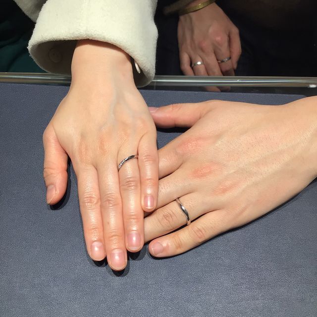 【銀座ダイヤモンドシライシの口コミ】 指輪のデザインには同じ系統でもバリエーションが多く、リングの形やダイ…