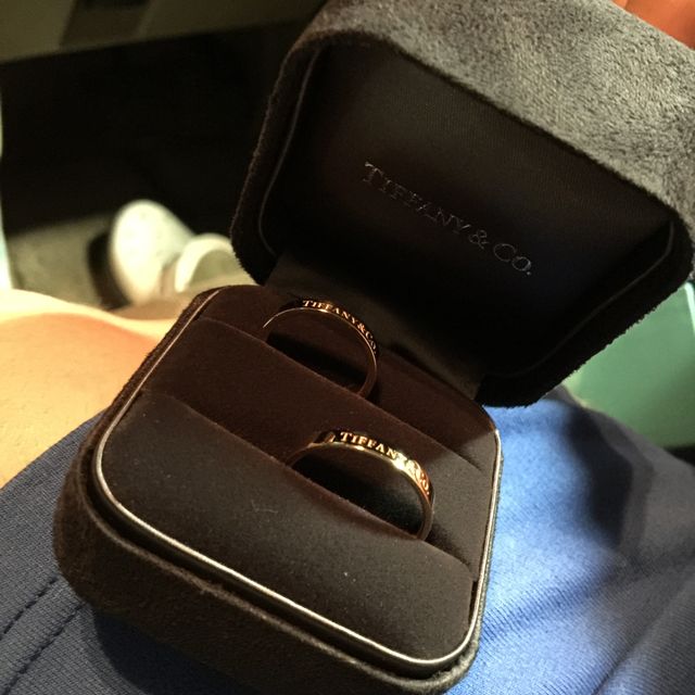 【ティファニー(Tiffany & Co.)の口コミ】 色味がピンクゴールドでとても綺麗だったのでこちらを購入。
18金のゴール…