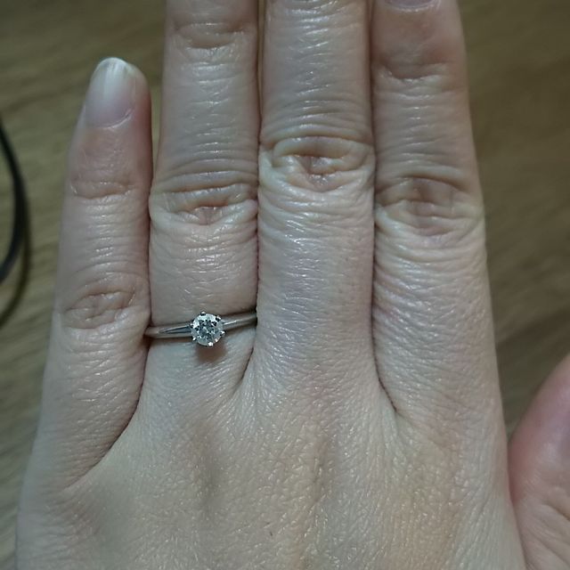 【ティファニー(Tiffany & Co.)の口コミ】 せっかく購入するなら、結婚後も普段使いしたいと思っていたので、シンプ…