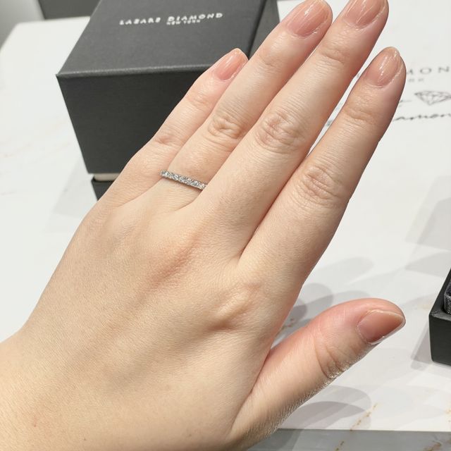 【ラザール ダイヤモンド(LAZARE DIAMOND)の口コミ】 店舗内の照明はもちろんですが、実際に外に出て見た時のダイヤの輝きがと…