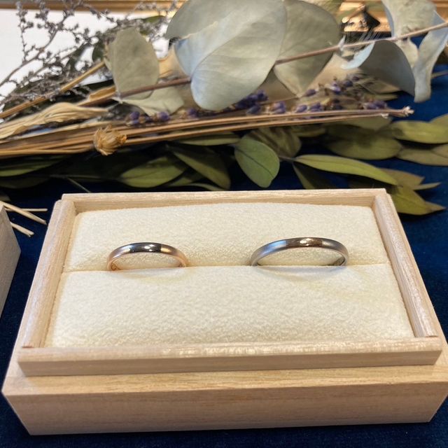 【atelier CraM(アトリエ クラム)の口コミ】 二人それぞれ好きな金属を選び、選んだ金属の一部を互いに交換してあるデ…