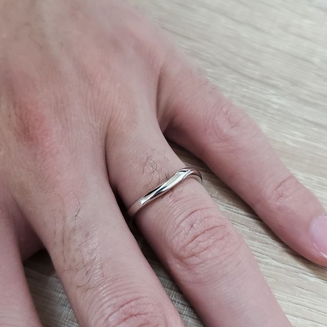 【TRECENTI(トレセンテ)の口コミ】 新婦側は、表面全体的にダイヤが散りばめられており、とにかくキラキラと…