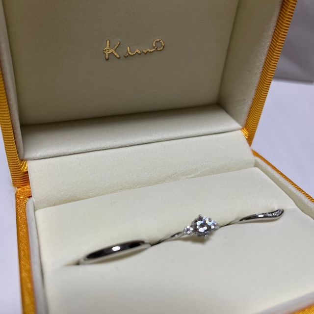 【ケイウノ ブライダル(K.UNO BRIDAL)の口コミ】 婚約指輪でもらった指輪がこちらのブランドの指輪だったので、重ね付けし…