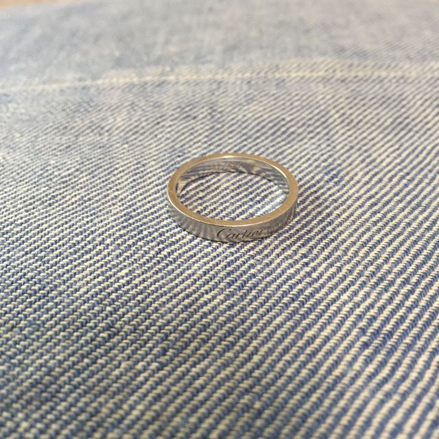 【カルティエ(Cartier)の口コミ】 カルティエで妻に婚約指輪を買ってあげたのですが、一緒に買いに行った時…