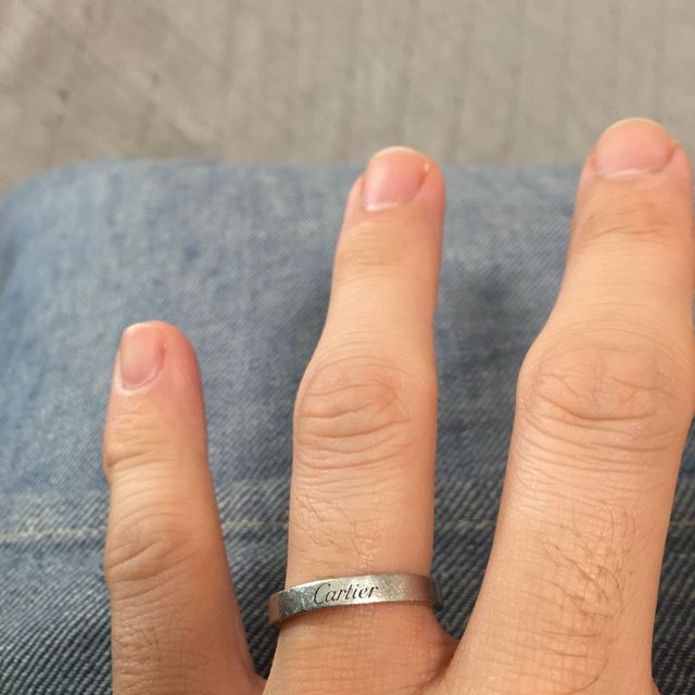 【カルティエ(Cartier)の口コミ】 カルティエで妻に婚約指輪を買ってあげたのですが、一緒に買いに行った時…