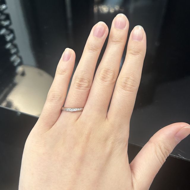 【ラザール ダイヤモンド(LAZARE DIAMOND)の口コミ】 キラキラしたものが好きでダイヤモンド多めを探していたら、店員さんが提…