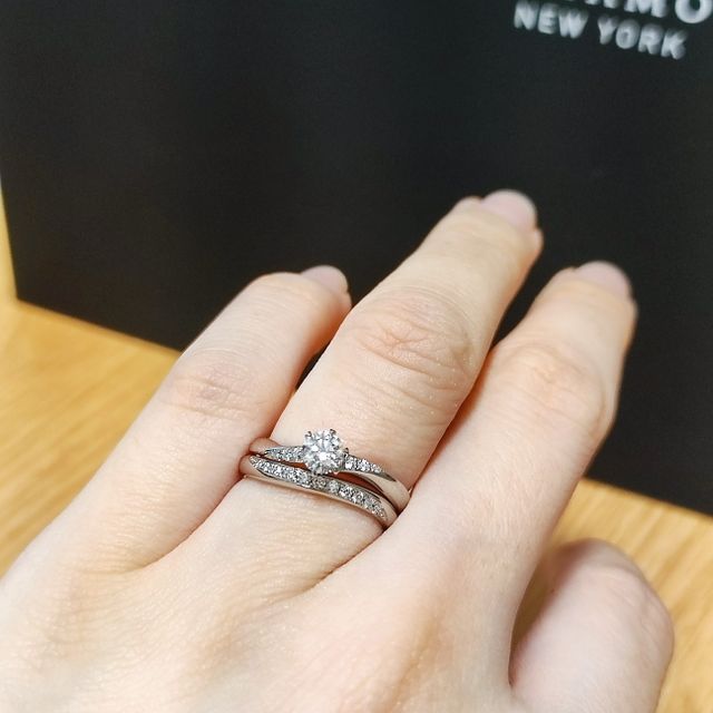 【ラザール ダイヤモンド(LAZARE DIAMOND)の口コミ】 自分の指にはウェーブのデザインが合うと感じ、最終的に選んだデザインが…