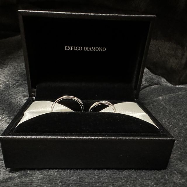 【エクセルコダイヤモンド(EXELCO DIAMOND)の口コミ】 指輪のおすすめポイントは、シンプルだけど他に見たことないデザインでと…