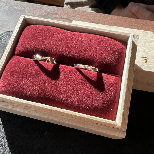 【ichi(イチ)の口コミ】 リングの幅から、削り方、素材すべて職人さんと相談して決めました。1から…