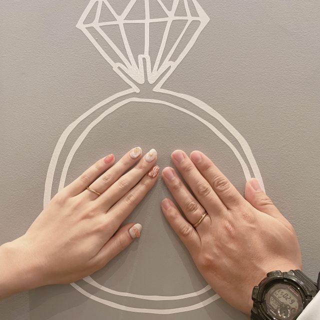 【PORTADA(ポルターダ)の口コミ】 女性用がノクターン、男性用がオーラというデザインの指輪を選びました。
…