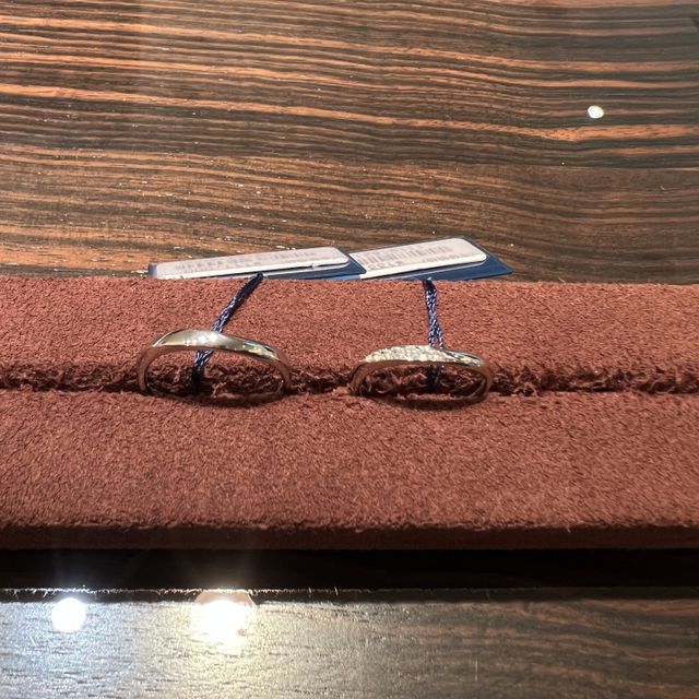 【VANillA × Something Blue(ヴァニラ × サムシングフブルー)の口コミ】 しなやかで、綺麗なところがおすすめ。
ダイヤがキラキラして目を惹きます…