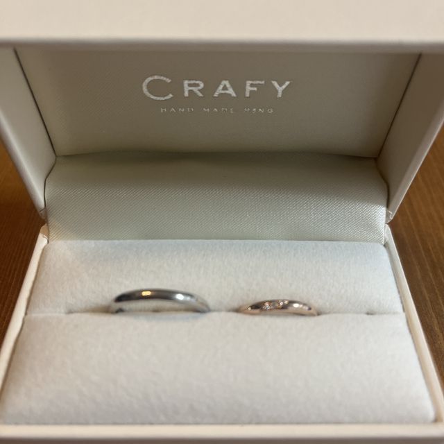 【CRAFY(クラフィ)の口コミ】 デザイン、テイストを多種類の見本から選ぶことができ色もたくさんあった…