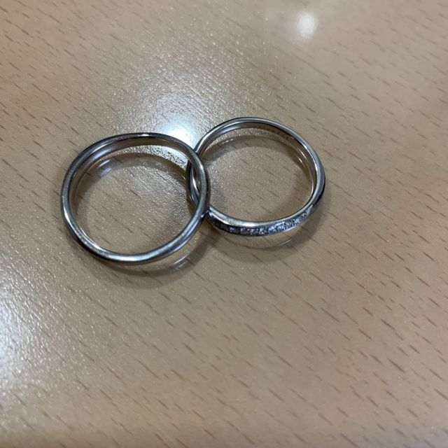 【4℃ BRIDAL(ヨンドシーブライダル)の口コミ】 デザインが細かく豊富で、選ぶのに時間がかかりましたが、ダイヤの輝きが…