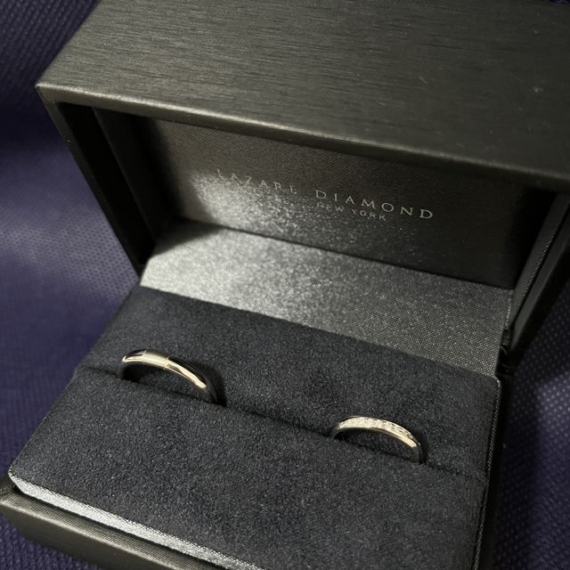 【ラザール ダイヤモンド(LAZARE DIAMOND)の口コミ】 お互いに好きなデザインを選びました。メンズの指輪はシンプルですが、中…