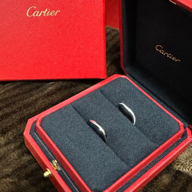【カルティエ(Cartier)の口コミ】 ダイヤがとても素敵です。細身で埋め込みタイプなので目立ちすぎないのも…