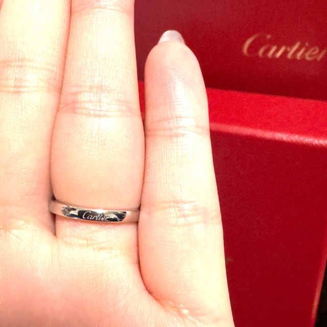【カルティエ(Cartier)の口コミ】 ダイヤがとても素敵です。細身で埋め込みタイプなので目立ちすぎないのも…