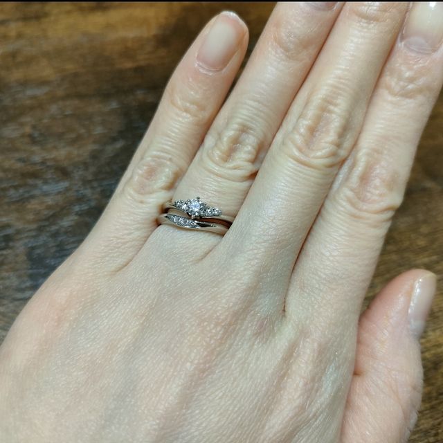 【ラザール ダイヤモンド(LAZARE DIAMOND)の口コミ】 この指輪は「ハドソン」という名前で、ニューヨークの自然豊かな渓谷から…