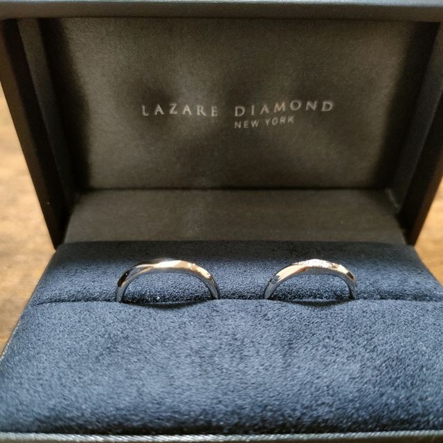 【ラザール ダイヤモンド(LAZARE DIAMOND)の口コミ】 この指輪は「ハドソン」という名前で、ニューヨークの自然豊かな渓谷から…