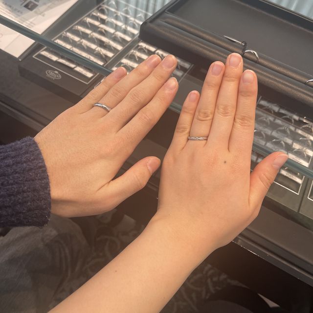 【エクセルコダイヤモンド(EXELCO DIAMOND)の口コミ】 デザインがウェーブ、ストレート、ブイの形といろいろありまず形だけでと…