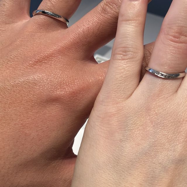 【銀座ダイヤモンドシライシの口コミ】 デザインについてはウェーブかVが良かったので予算に合うものをいくつかお…