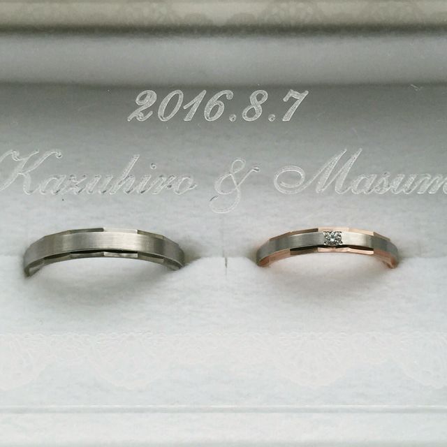 【LEGAN(レガン)の口コミ】 2人とも、あまりキラキラしていないものを探していました。
つや消し加工…