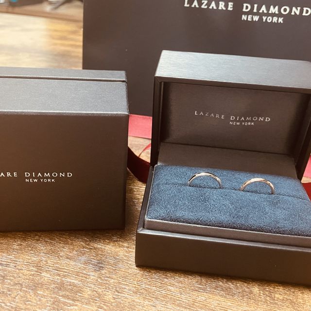 【ラザール ダイヤモンド(LAZARE DIAMOND)の口コミ】 シンプルながらも特徴的な斜めのラインが入ったデザイン。
素材も洗濯がで…