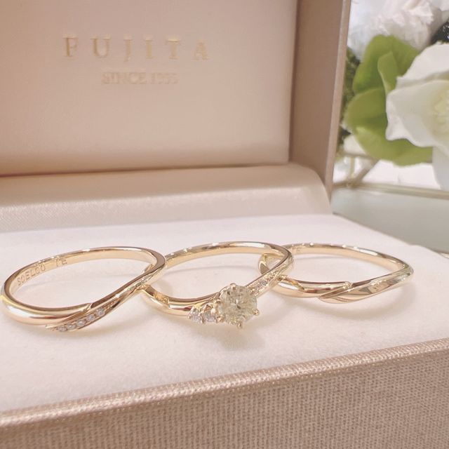 【BELETHE(ベルテ)の口コミ】 シンプルでいて、華やかさもある良い品です。
色も少し悩みましたが、イエ…