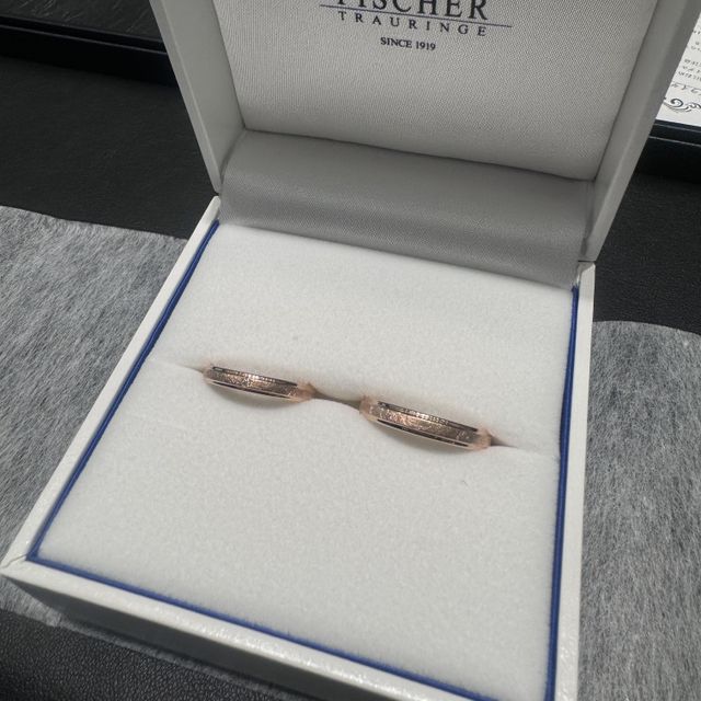 【FISCHER(フィッシャー)の口コミ】 アイスマット加工を表面に施してもらい個性的な指輪になった。また他の指…