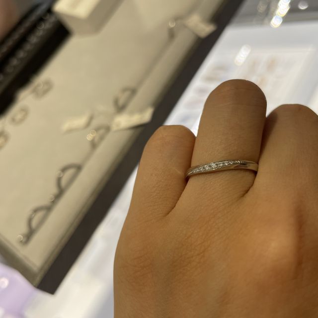 【STAR JEWELRY(スタージュエリー)の口コミ】 ウェーブ型で、付け心地が良く、文字も10文字くらい刻印できるのが気に入…