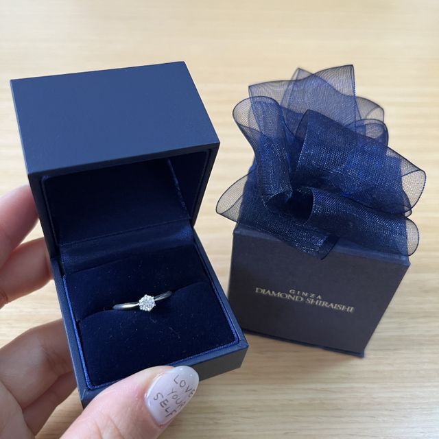 【銀座ダイヤモンドシライシの口コミ】 価格はコストパフォーマンスを意識して購入しました。ダイヤモンドについ…