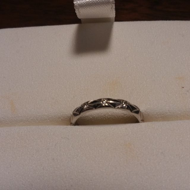 【シャネル(CHANEL)の口コミ】 婚約指輪をシャネルで購入していたので、結婚指輪も同じブランドにしまし…
