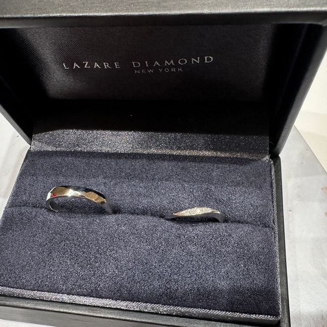 【ラザール ダイヤモンド(LAZARE DIAMOND)の口コミ】 シンプルなデザインで探していたところ、他のショップでは気にならなかっ…