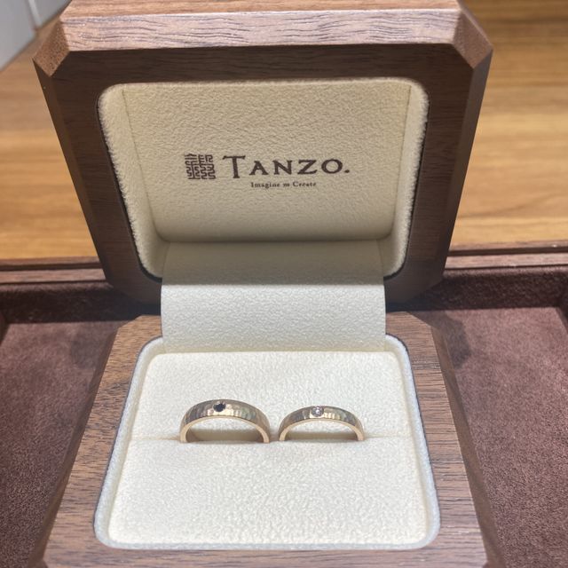 【TANZO.(鍛造指輪)の口コミ】 ゴールドで、シンプルで、世界に一つだけのものを探していたため、フルオ…