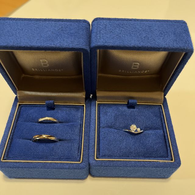 【BRILLIANCE+(ブリリアンスプラス)の口コミ】 細めのリングで着け心地がとても良く、シャンパンゴールドの優しい色合い…