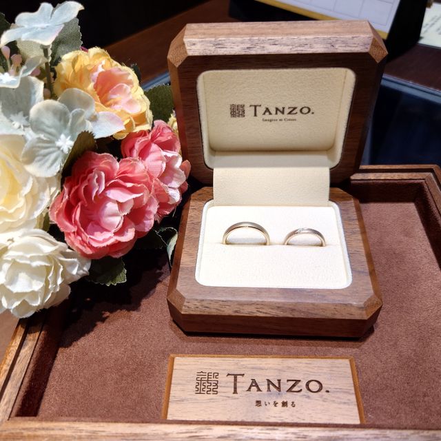 【TANZO.(鍛造指輪)の口コミ】 デザイン重視よりは何十年先もずっとつけていられるような指輪が欲しかっ…