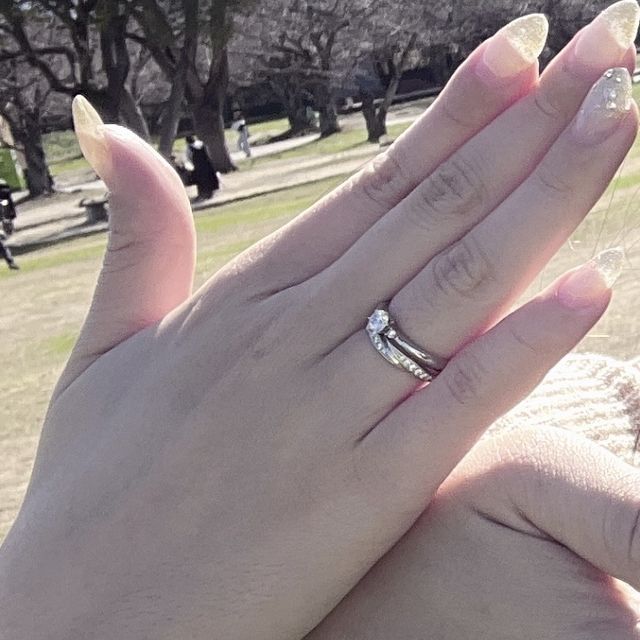 【ROYAL ASSCHER(ロイヤル・アッシャー)の口コミ】 結婚指輪を探しに13店舗くらい指輪屋さんを廻りました。いろいろ見た中で…