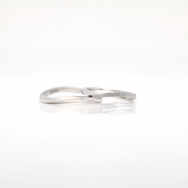 【atelier CraM(アトリエ クラム)の口コミ】 プラチナイリジウムという傷が付きにくく耐久性のある素材にしました。ス…