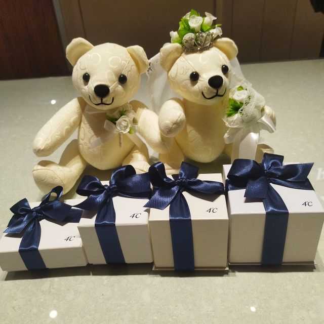 【4℃ BRIDAL(ヨンドシーブライダル)の口コミ】 結婚指輪と婚約指輪は重ね付けして普段使いできるものが良かったので、結…