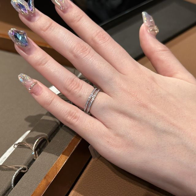 【エルメス(HERMES)の口コミ】 カジュアルなデザインでエルメスというのもわかる、ダイヤのついたゴージ…