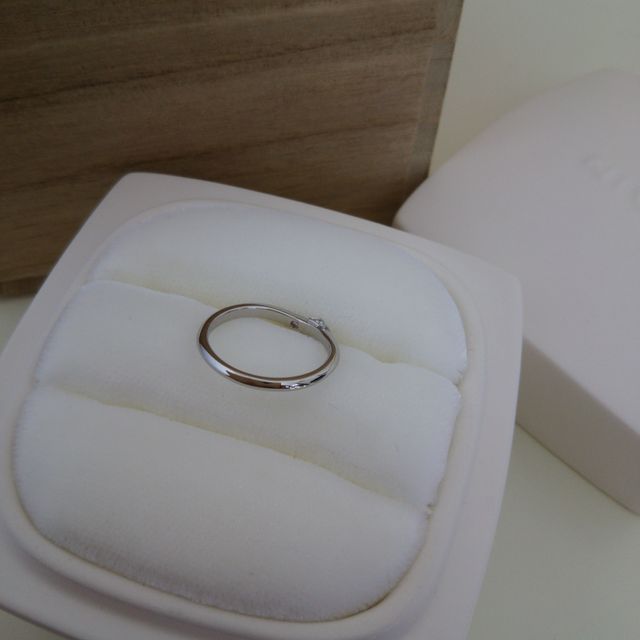 【俄(にわか)の口コミ】 自分の指が短くて太いのに悩みを感じていたので自分の指を綺麗に見せてく…