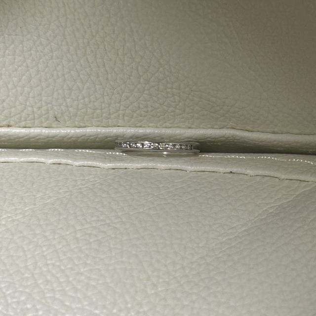 【GraceKama(グレースカーマ)の口コミ】 妻の結婚指輪ということで、冠婚葬祭に使えるようシンプルなデザインを選…