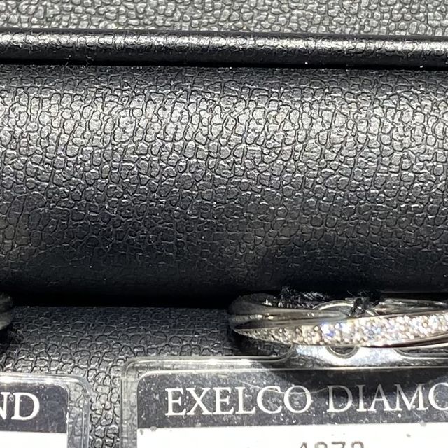 【エクセルコダイヤモンド(EXELCO DIAMOND)の口コミ】 ストレートタイプで、ダイヤは捻って入っているため、可愛いデザインだっ…