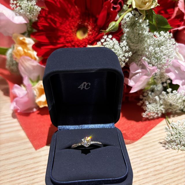 【4℃ BRIDAL(ヨンドシーブライダル)の口コミ】 指が太くてでかいので、それに負けない指輪がいいなと思い探しに行きまし…