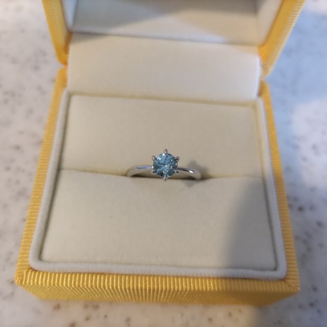 【ケイウノ ブライダル(K.UNO BRIDAL)の口コミ】 ダイヤモンドよりも色石の指輪がよかったので、リフォームもされているブ…