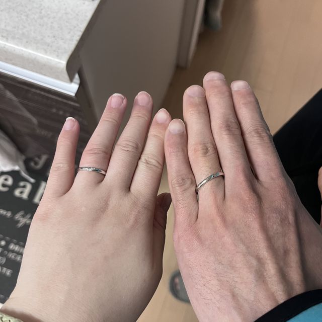 【TRECENTI(トレセンテ)の口コミ】 普段使いでつけられる物で探しました。
さりげなくダイヤが入っているので…